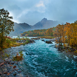 Autumn River af Frank Olsen Illux Art shop - Fotokunst - Frank Olsen