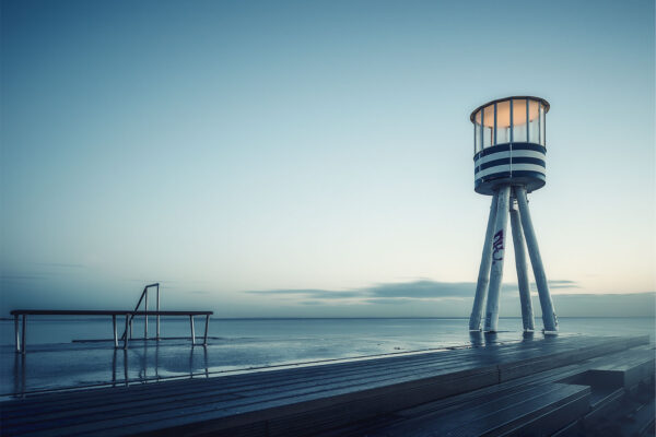 Bellevue Lifeguard Tower af Henrik Wessmann Illux Art shop - Illux Art nyheder - Fotokunst - Henrik Wessmann