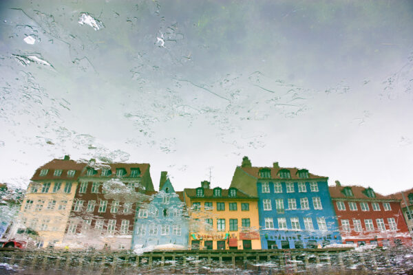 Reflection in Copenhagen af Julie Aucoin Illux Art shop - Fotokunst - Julie Aucoin