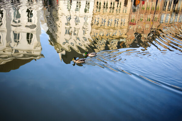 Reflection in Ghent af Julie Aucoin Illux Art shop - Fotokunst - Julie Aucoin